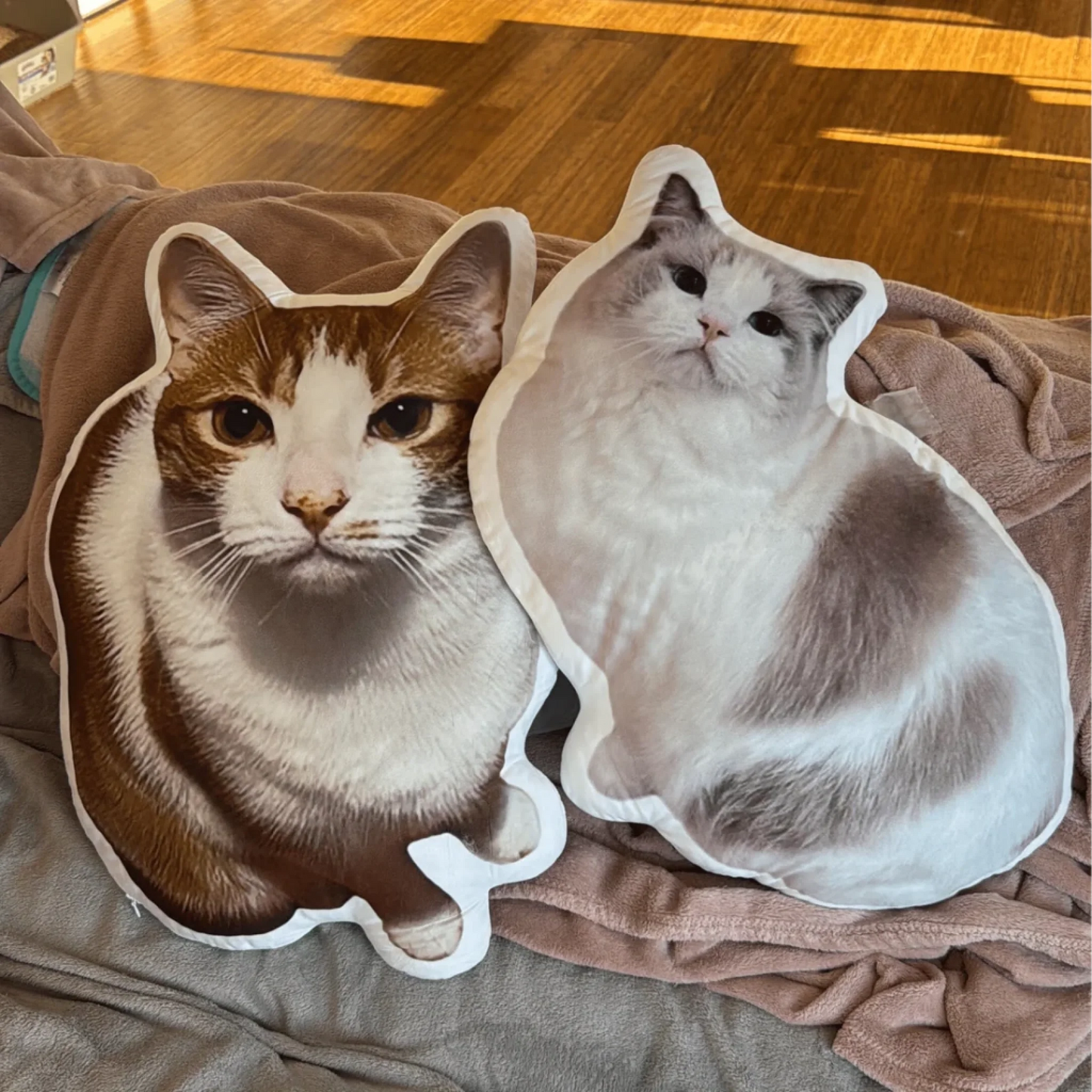 petform-custom-shaped-pillow-301546